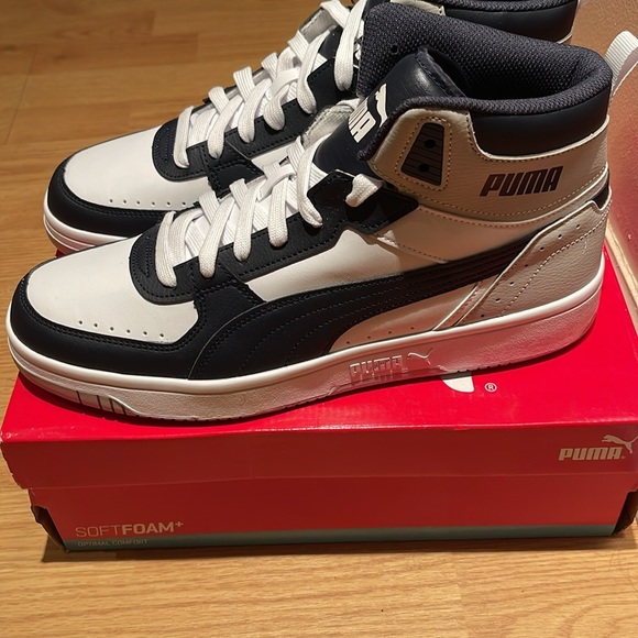 Men’s Puma High Top Sneakers - Picture 2 of 7